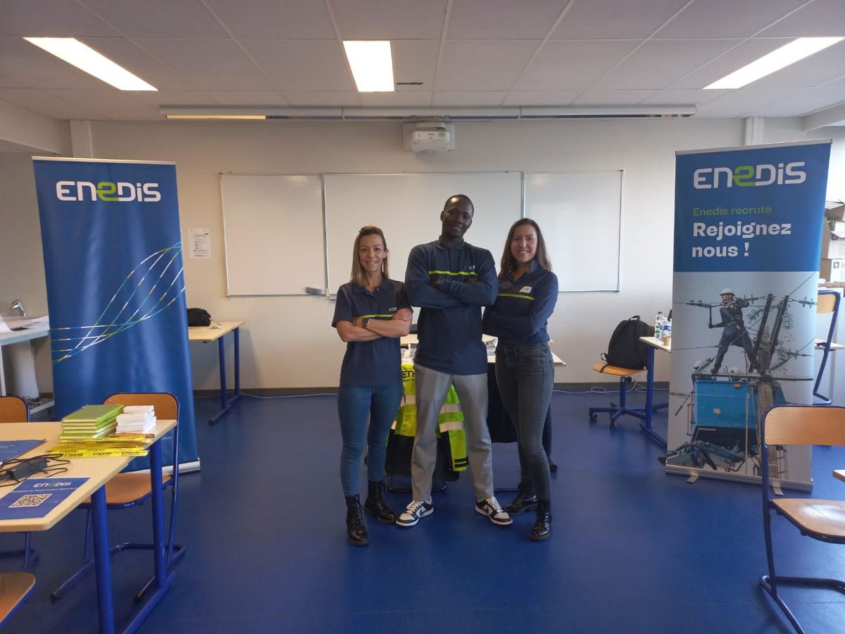 Rita, Jessica, Marie et Fallou vous attendent aujourd’hui au lycée Louis Armand de #VillefrancheSurSaone ! 🎒

💬 Venez découvrir leurs parcours professionnels et les métiers du réseau de distribution public d’électricité ⚡️

#orientation #energie #servicepublic