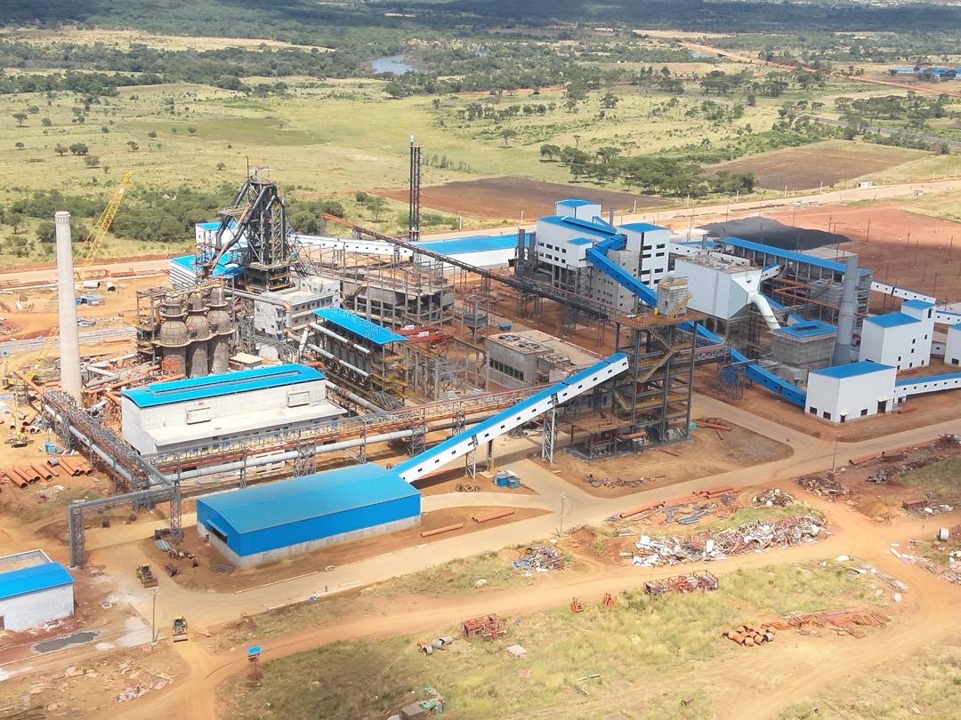 edmnangagwa's tweet photo. A great tour yesterday at the Disco Manhize Steel Plant, a milestone in Zimbabwe's industrial transformation. With its massive capacity, this US$1.5 billion investment underscores our commitment to value addition and beneficiation. A significant step towards Vision 2030. ��️🇿🇼 https://t.co/5ZpYtEzpW1