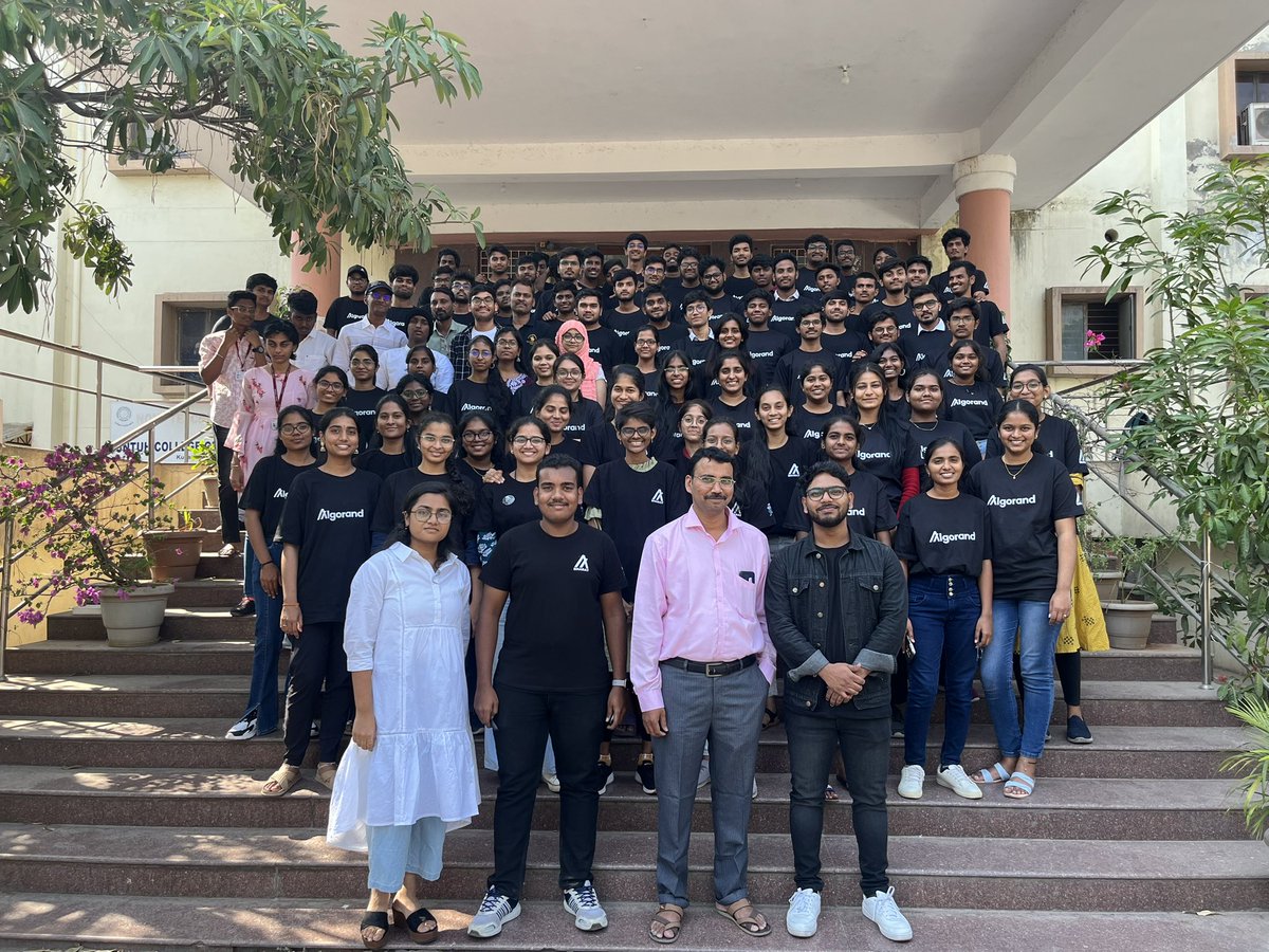 Keerthanazion tweet media