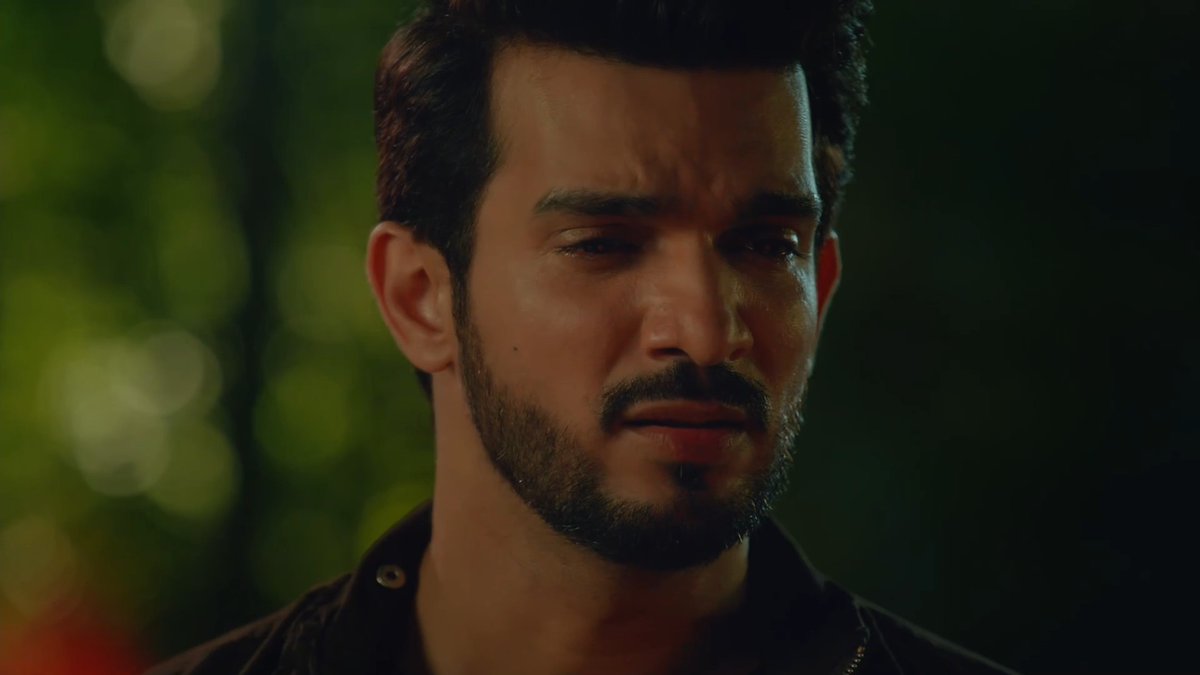 AgaarTumSathHo's tweet photo. The day we got #SaveerRathod, the day @Thearjunbijlani u proved once again how phenomenal actor u r. U just didn't play, u lived in this character. Through ur acting u made us feel the pain of him that it made us cry every time we watches ❤️😭

#ArjunBijlani #2YearsOfRoohaniyat https://t.co/lsPe3z0glm