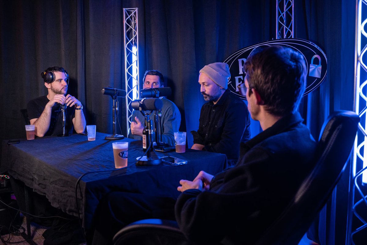 [PODCAST] 🎙️ Le 11e épisode de <a href="/RadioEscapeFR/">Radio Escape</a> est consacré à l’excellente enseigne parisienne <a href="/OneHour_escape/">One Hour</a> ! Ses fondateurs en dévoilent les coulisses.

💬🐷 Notre chronique est dédiée à leur génial "Abattoir" (à 2h05’40’’).

🎧 Bonne écoute ➡️ escapegame.fr/radio-escape-p…