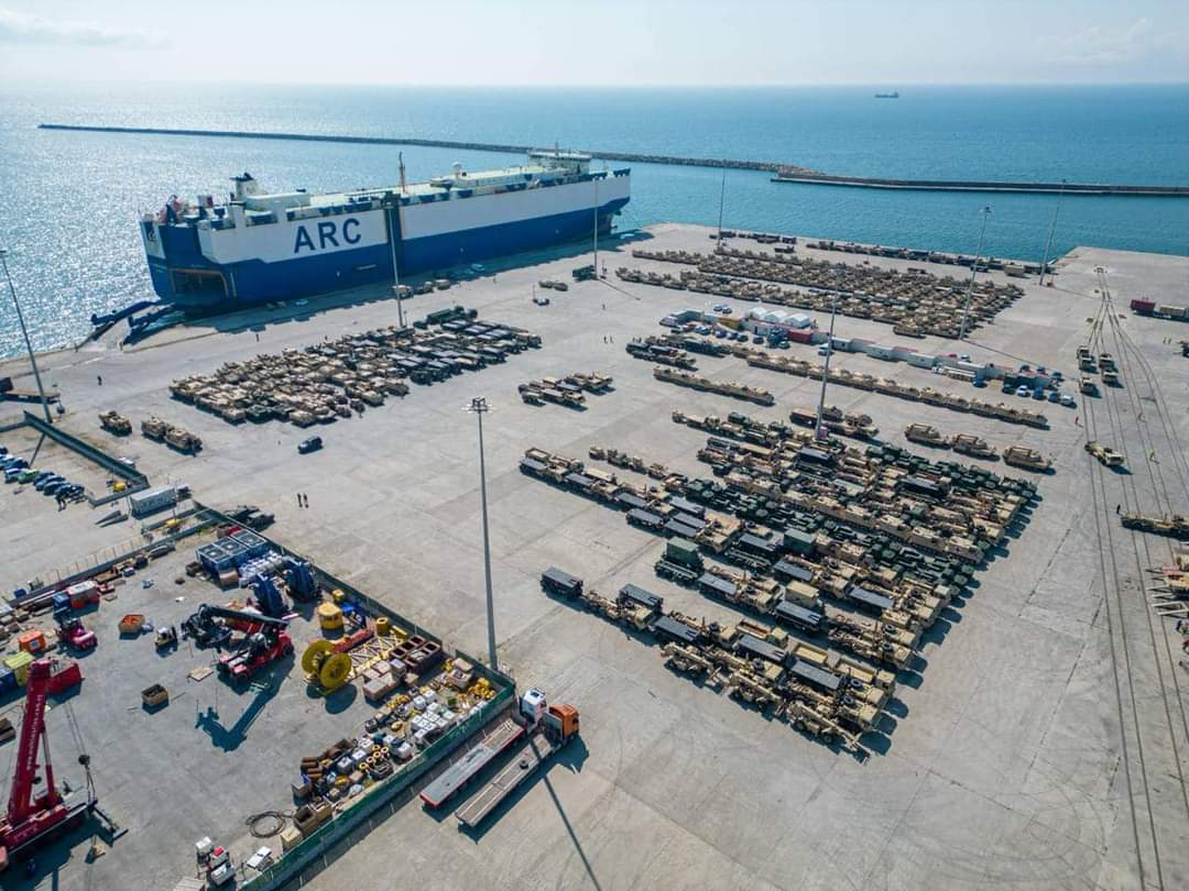 U.S. 🇺🇸 3rd Armored Brigade Combat Team, @4thInfDiv’s equipment staged at the Port of Alexandroupolis, Greece 🇬🇷 in preparation for onward movement into the European theater for a nine-month regular deployment as a rotational ABCT, March 15, 2024. #StrongerTogether