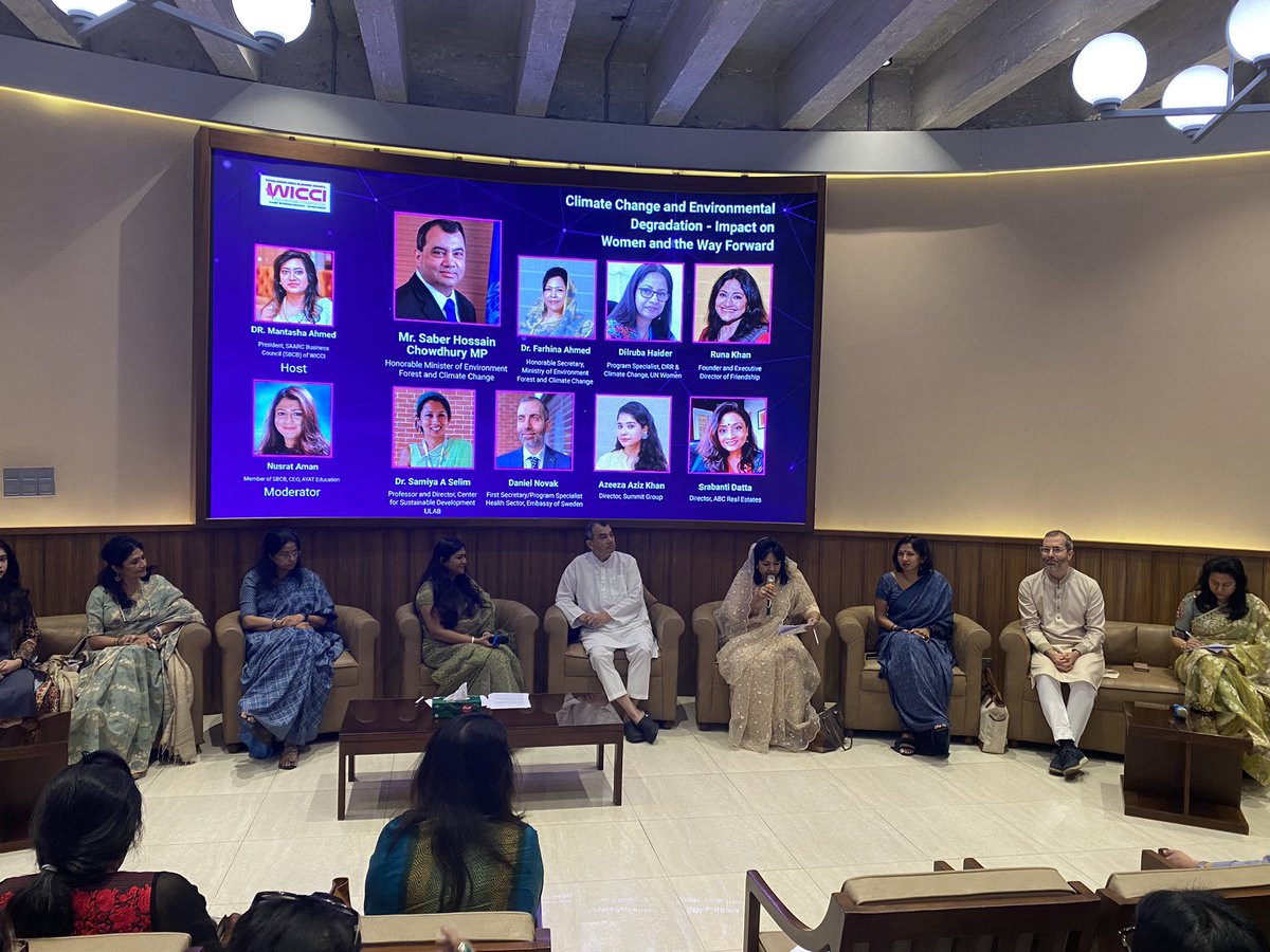 A panel discussion hosted by #WICCI with Minister and Secretary of @bdmoefcc on #climatechange and its impact on #women. 🌏 The importance of involving the #buisness community and including more #health in the #Bangladesh national adaptation plan #NAP.