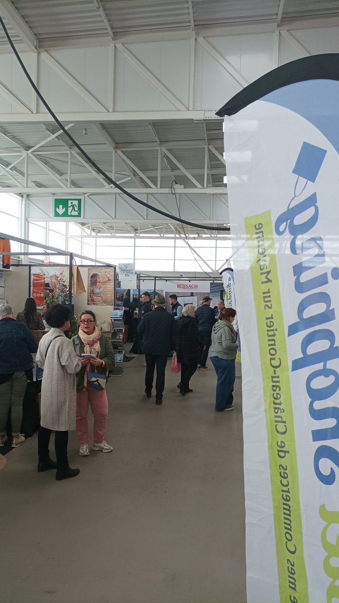 C'est parti pour la 20e édition de la #foire expo de #printemps de #ChateauGontier sur #Mayenne au #ParcSaintFiacre, avec la présence cette année de @castel_shopping. Le public est déjà au RDV ! Ainsi que les stands de la collectivité #FranceRénov & #Trilogic jusqu'à demain 18h !