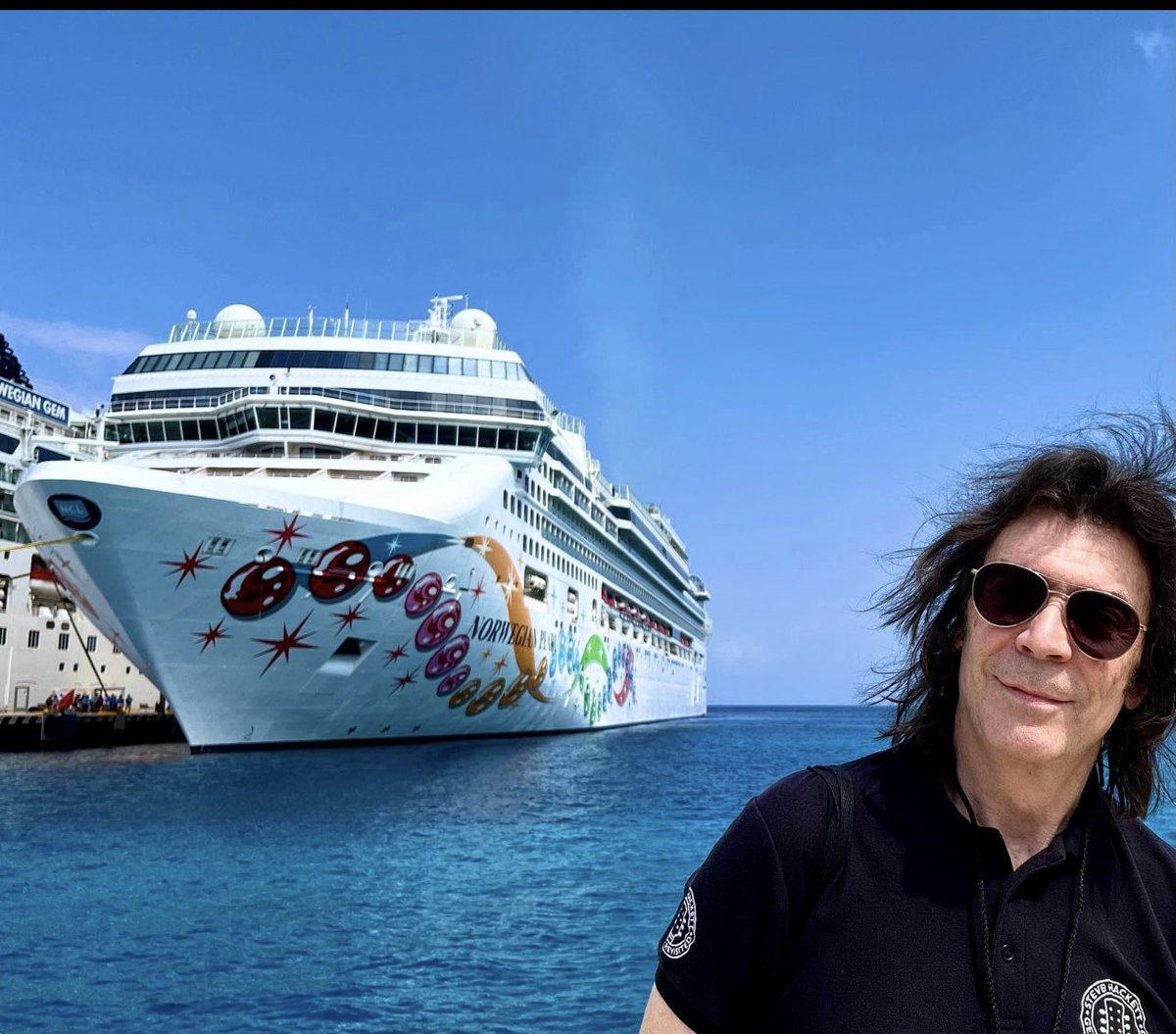 GOOD MORNING! 👀@HackettOfficial @cruisetotheedge #cruisetotheedge