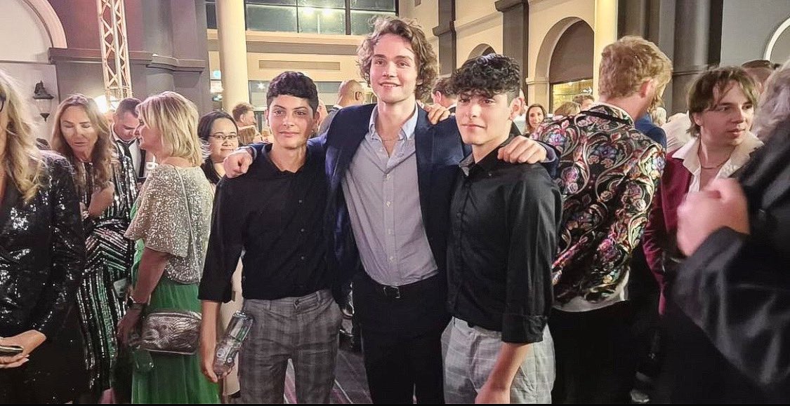 levimiller.update tweet media