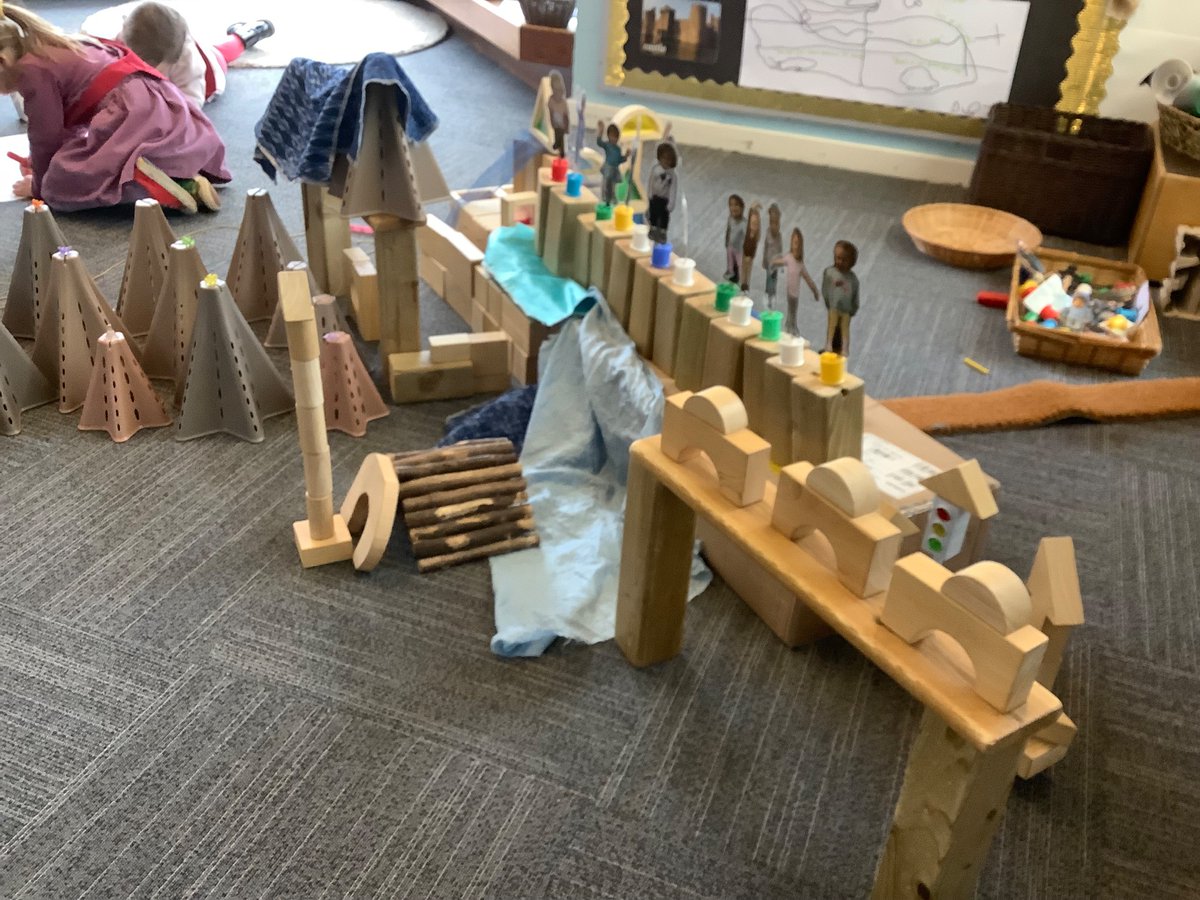 “It is the show with lots of people coming to dance and hear our message. We need trees so the birds can be safe”. The beautiful project was then documented by Y, A, L, C ages 3-4. All inspired by their own ideas of how we can help our earth and nature around us.