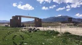 taahir_khan's tweet photo. The #Pakistan-#Afghanistan trade and pedestrian route at #Kharlachi Border was reopened on Saturday after a 6-day closure, Deputy Commissioner #Kurram tribal district Javedullah #Mehsud said. Skirmishes between Pak and Afg forces erupted on March 18 after Pakistan said airstrikes were carried out against Hafiz Gulbahar group and TTP in Afghanistan Paktika and Khost. Afghan Taliban, however, said civilians were harmed. Local correspondents in the area quoted the deputy commissioner as saying, the border was reopened on March 23 after "successful talks at diplomatic level as well as by tribal elders of both sides". Hundreds of vehicles, stuck on both sides, crossed the border.