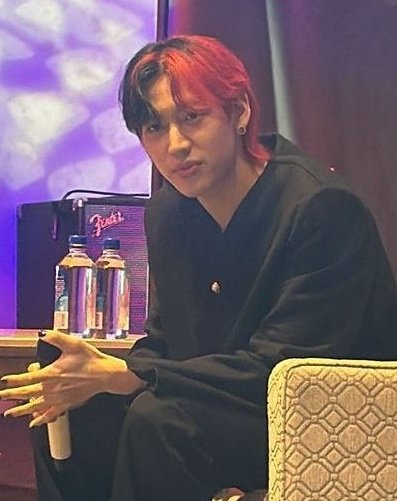 BamJWahgase's tweet photo. Jackbam the one who can pull off the two tone hairstyle https://t.co/xOYkjWeN85