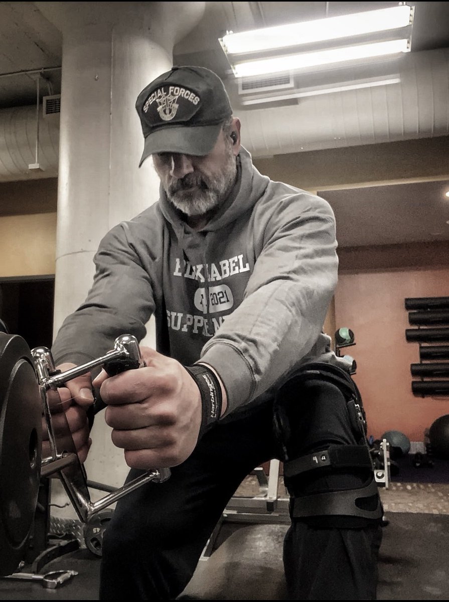 thejeffbosley's tweet image. We live in a time where excuses are often posed as the questions: “is it a disorder?” or “maybe it’s a deficiency…?”. I know the answer, at least for me, is ‘it’s a lack of discipline’ that explains my missed goals. #NarcisSelfie 
 . 
#Actor #MethodActor #Filmmaker #TheatreNerd