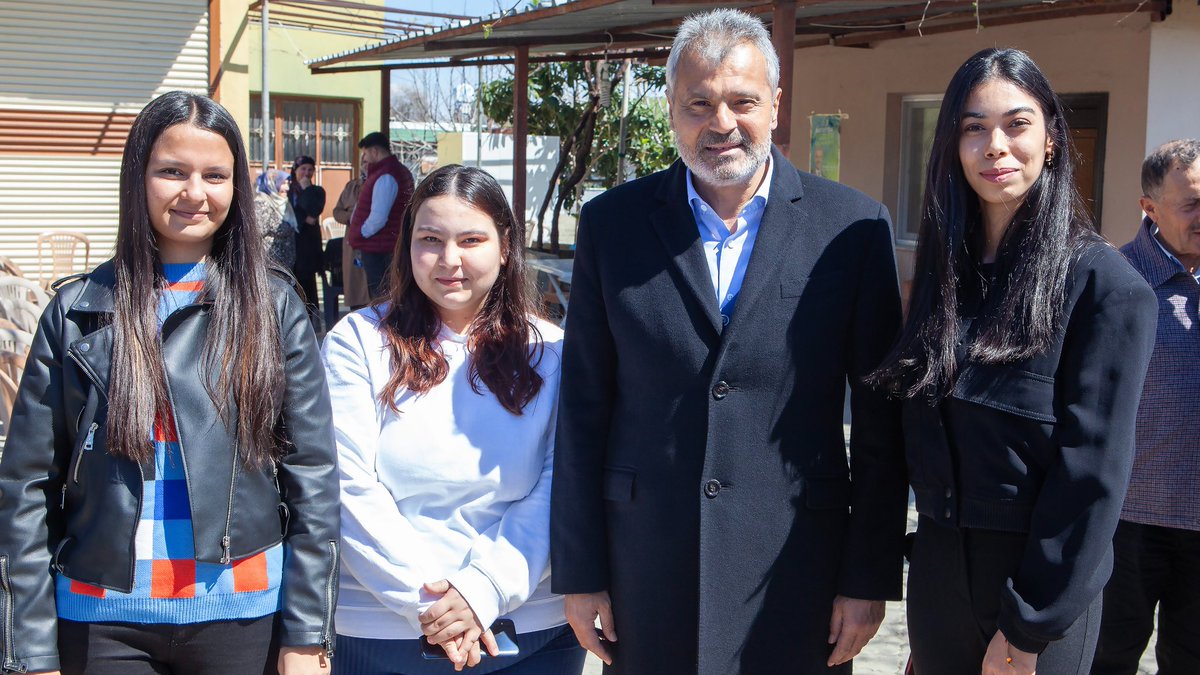mehmetonturktr's tweet photo. Bizim siyasetimiz eser ve hizmet siyaseti; gayemiz de bir an evvel Hatay'ımızı yaşanılabilir bir büyükşehir haline getirmek, halkımızın yüzünü güldürmektir...

31 Mart akşamı hem zaferimizi kutlayacak hem de şehrimiz için yeni ve çok güzel bir sayfa açacağız.

📍Paşaköy Mahallesi https://t.co/606XrV5nCT