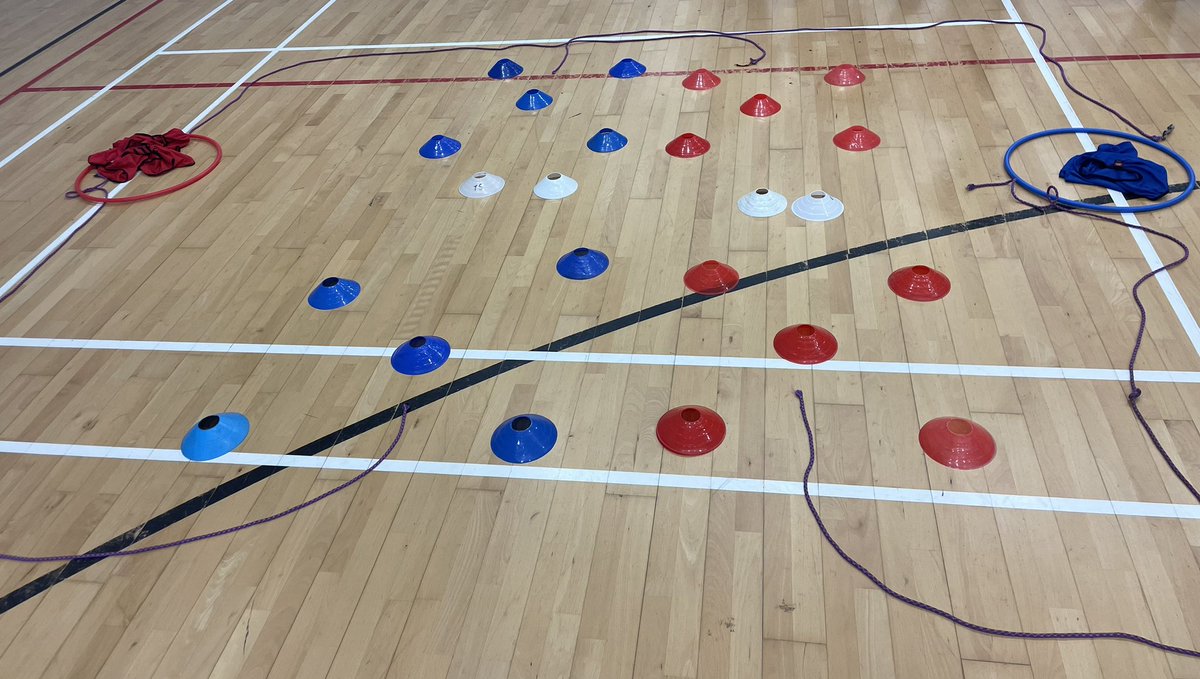 MissLMinto_'s tweet image. Not sure why I haven’t done this activity sooner! The Y10’s created their own versions of the heart and then presented the cardiac cycle to the class!♥️💙 #gcsepe #aqagcsepe #theheart #cardiaccycle