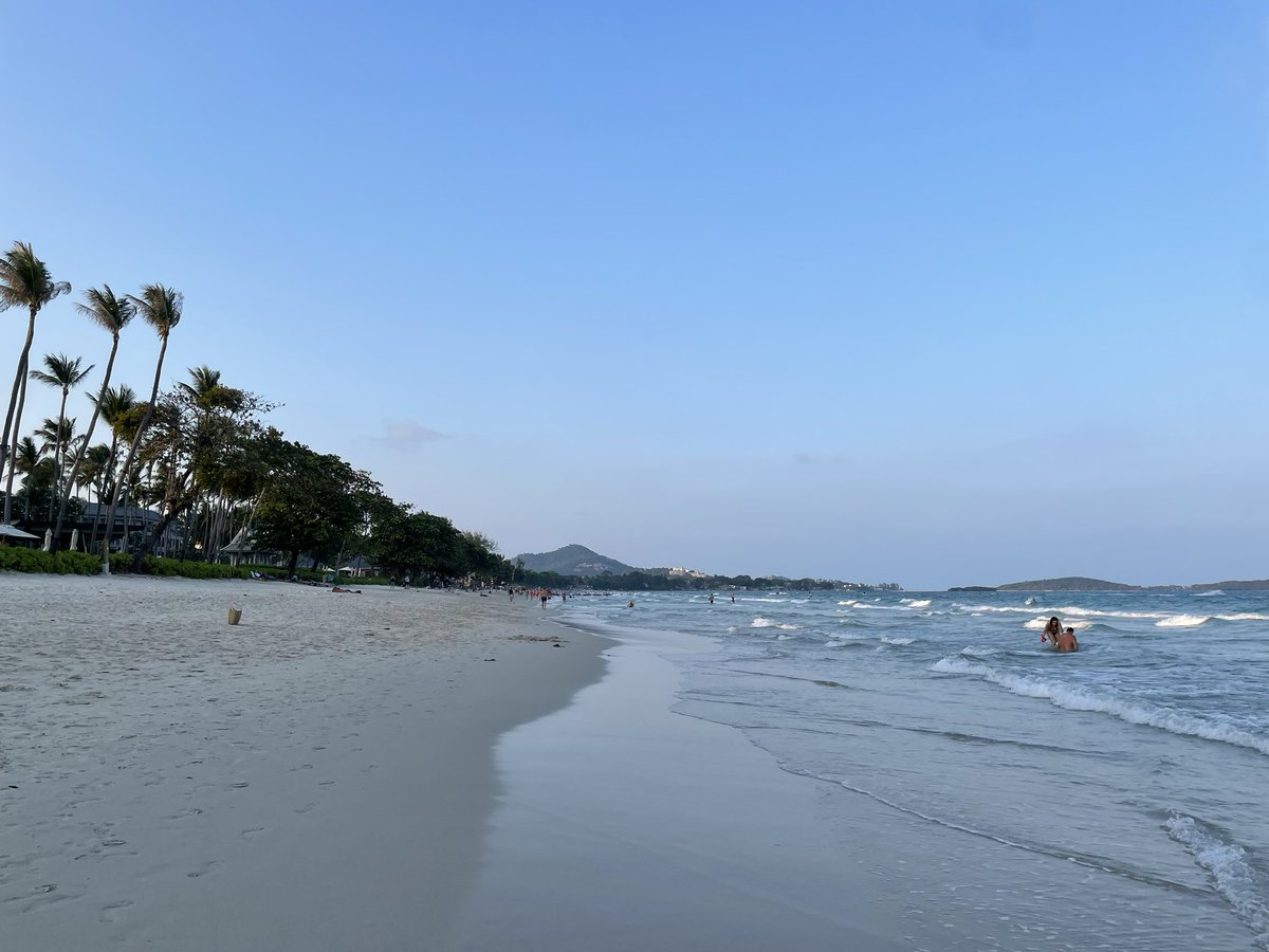 Khunpol x Chaweng beach
พาขุนพลมาเที่ยว 
ฟีลๆจอยๆ หาดสวยน้ำใส คนเยอะดี 555