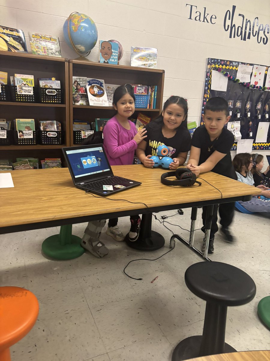 Mrs. Noyd'sNest (@noydsnest) on Twitter photo We ❤️our robot reward day! <a href="/Ozobot/">Ozobot</a> <a href="/WonderWorkshop/">Wonder Workshop</a> <a href="/csforlcps/">Loudoun County Computer Science Office</a> <a href="/CoolSpring_ES/">Cool Spring Elem.</a> We ❤️our robot reward day! <a href="/Ozobot/">Ozobot</a> <a href="/WonderWorkshop/">Wonder Workshop</a> <a href="/csforlcps/">Loudoun County Computer Science Office</a> <a href="/CoolSpring_ES/">Cool Spring Elem.</a>