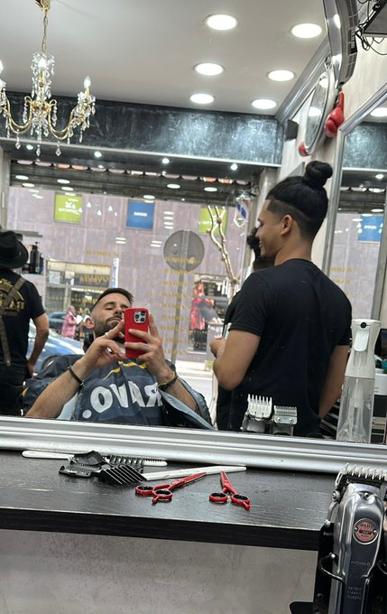 2 pic. Do you think my barber has seen it ? 
??? 
Suscribe ⬇️?
https://t.co/VVAFgIJlWZ https://t.co/