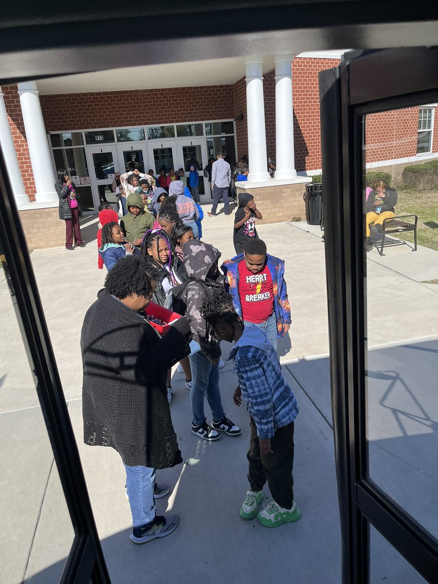 We saw 90 students at @HenryMarsh_RPS elementary after school this week! Lots of happy students!! @RPS_Schools @JasonKamras @CJBellTeach @EboniMassey