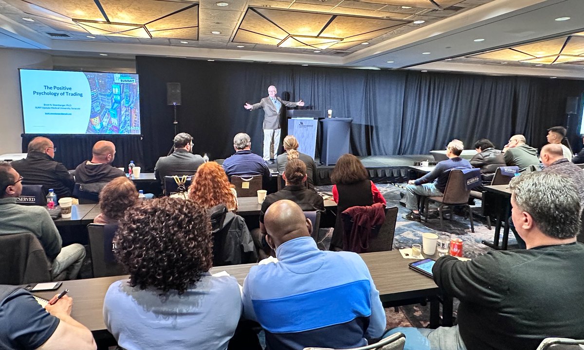 TheOneLanceB's tweet photo. Conference room is fully packed with traders from around the world who are here to listen to THE @steenbab discuss The Positive Psychology of Trading at the @smbcapital Trading Summit!
#SMBannualevent #PodUp #TradeTogetherWinTogether https://t.co/qkTuzjuJSI
