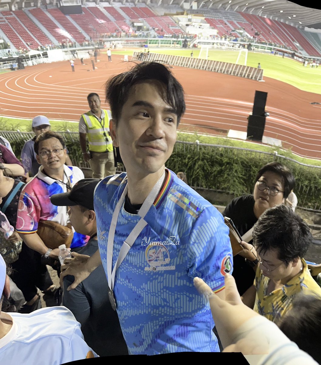 iYaimaiZa's tweet photo. ลุงบอกเจอกันปีหน้า ปีนี้ไม่มีงาน😅

#popezaap 
#54ปี3Miracles
#งานบอล54ปีช่อง https://t.co/PtJyMlvBN1