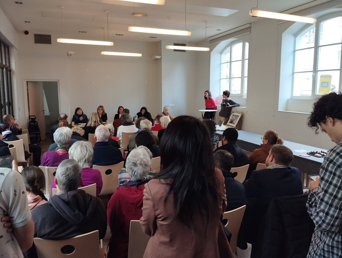 Beaucoup de monde aujourd'hui à la table ronde sur les droits des femmes à la salle Franklin de @montreuil organisée par le @montreuil_ps