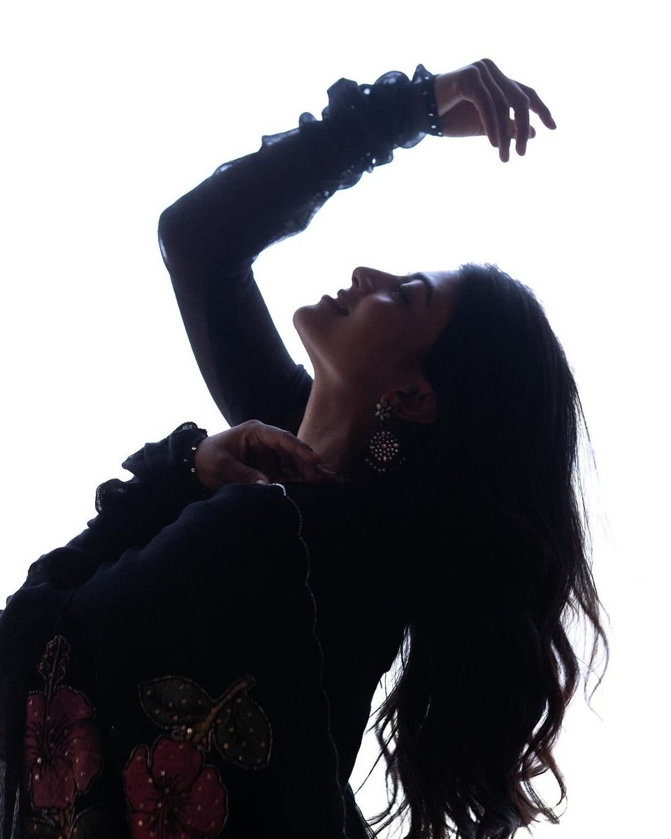 anandhikayaloff's tweet image. 🖤✨

#anandhi #kayalanandhi