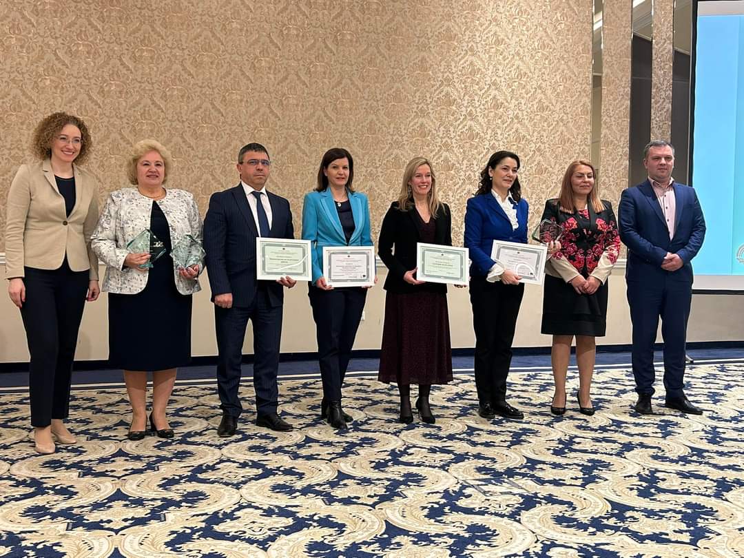 🏆Being awarded 'Partner on the field' means a lot to us because communities are the core of our work 📦 This year we'll provide aid to 500000 people in 🇧🇬 under #FEAD programme 👏 To the other awardees on 🌐 #socialwork day 2024