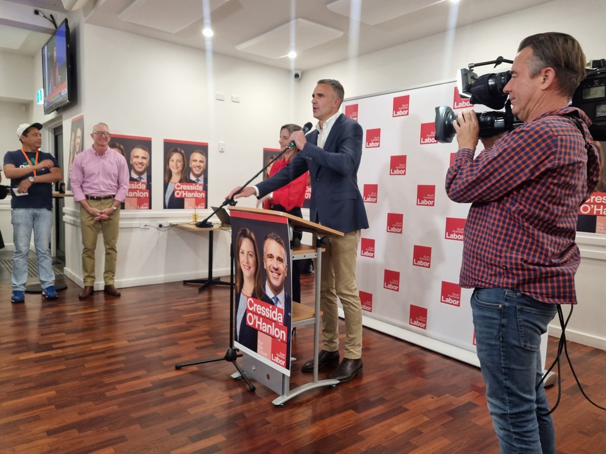 Rory_McClaren's tweet photo. The Premier says he and Cressida O'Hanlon are "taken back" by being in the extraordinary position of potentially winning the seat of Dunstan for the government. Malinauskas acknowledges O'Hanlon's relentlessness as a campaigner. #saparli https://t.co/Kzz8lIV2Gh