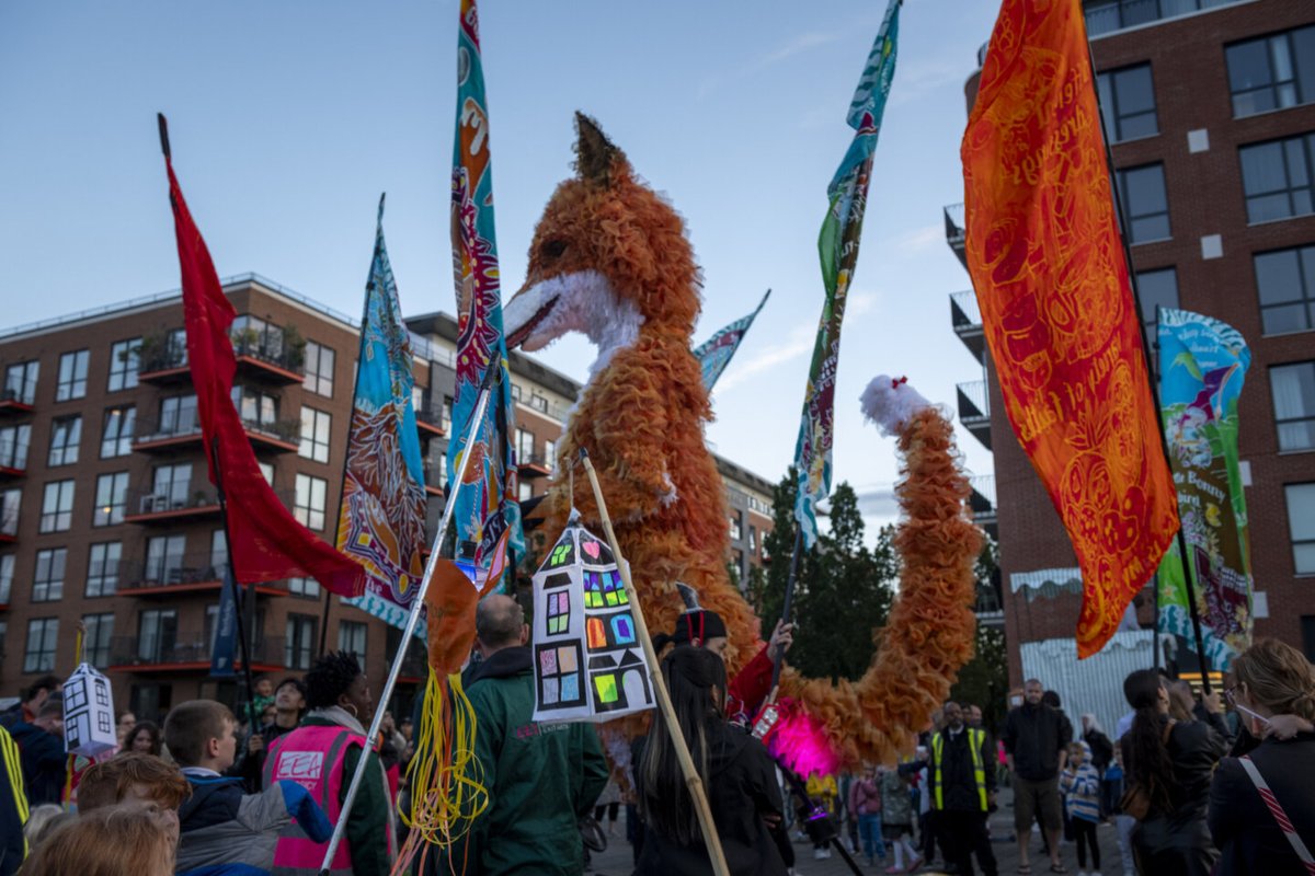 🦊 THREE WEEKS TO GO! In 3 weeks Rotherham town centre will be alive with excitement as we get ready for Reign, a puppet for Rotherham, to welcome Farrah the Fox - part of Roots Rotherham Street Carnival. More info here tinyurl.com/swayxjtk Brought by @RMBCPress & partners.