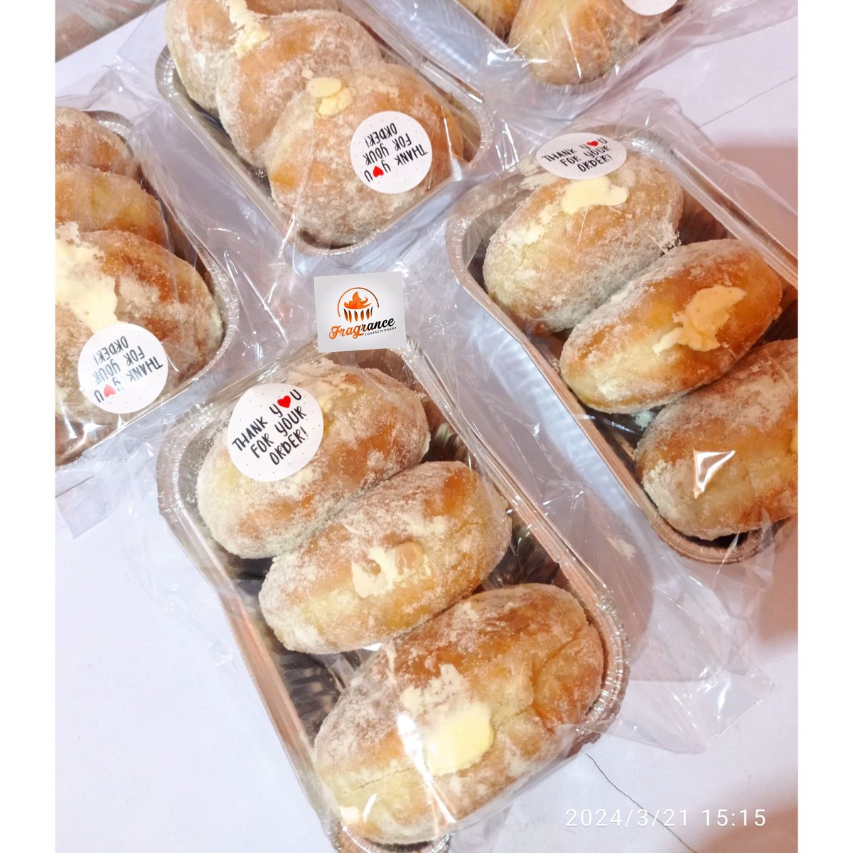Chinny_ani's tweet photo. Whatever you say you can do, make sure to back it up with lost of evidence to avoid the kind thing wey dey happen to #verydarkman .

We make very yummy and milky #doughnut
Weekend offer #3000 for 3 and #6000 for 6.
Delivery within Enugu town - #1000
Contact us - 07034720044 https://t.co/kqaxjbFj4f