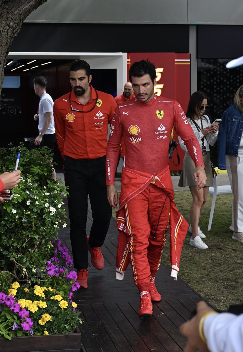 Enhorabuena @Carlossainz55 no es nada fácil lo de hoy. Después de no saber si podrías correr hace dos días. El performance del fin de semana esta siendo espectacular 👏👏 Muchos coj…