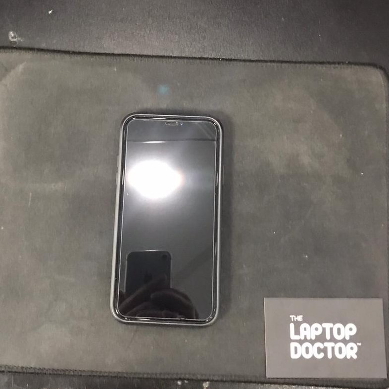 TheLaptopDoctor's tweet photo. Green cleaning at its best! Our eco-friendly approach uses ultrafine polishing cloths for a chemical-free, planet-loving screen clean. Swipe to see the sustainable sparkle! 🌿📱 #EcoTech #EcoFriendlyCleaning #ChemicalFree #GreenTech #SustainableScreens #thelaptopdoctormaidstone https://t.co/SoKtN665p8