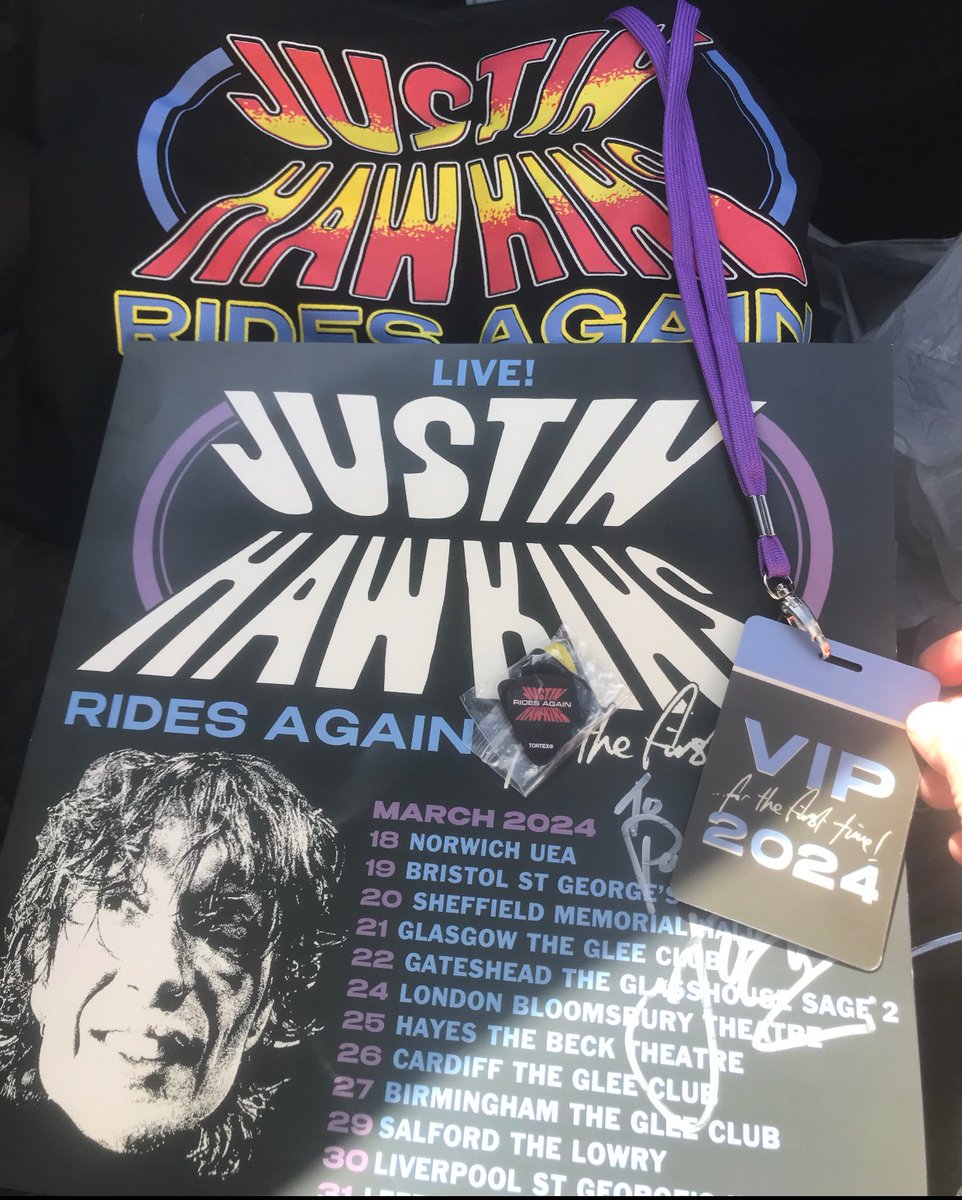 @JustinHawkins Absolute pleasure to meet you last night,Justin🤝 Ta for taking time to chat,Great to get to get the chance to say THANKS for what you do 🙌🏻got some new 🎸picks to practice backheeling&catching,ta for the tips😂Show was awesome!⭐️See you at JHRA…Again!!😁Love ya❤️‍🔥
