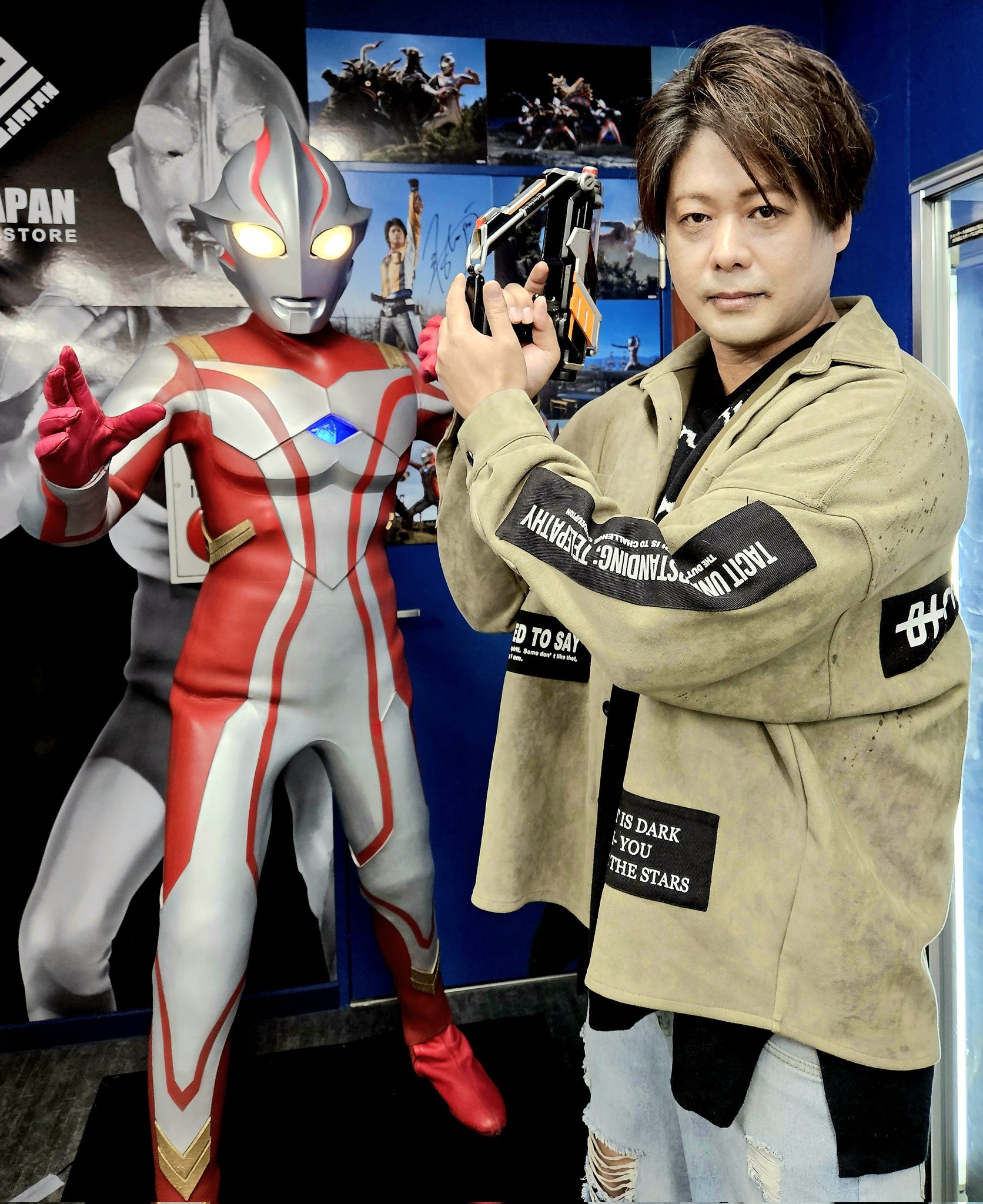 ウルトラマンメビウス ヒビノ ミライ役 五十嵐隼士さん 直筆サイン色紙 写真付き 2025年最新】五十嵐隼士 サインの人気アイテム - メルカリ