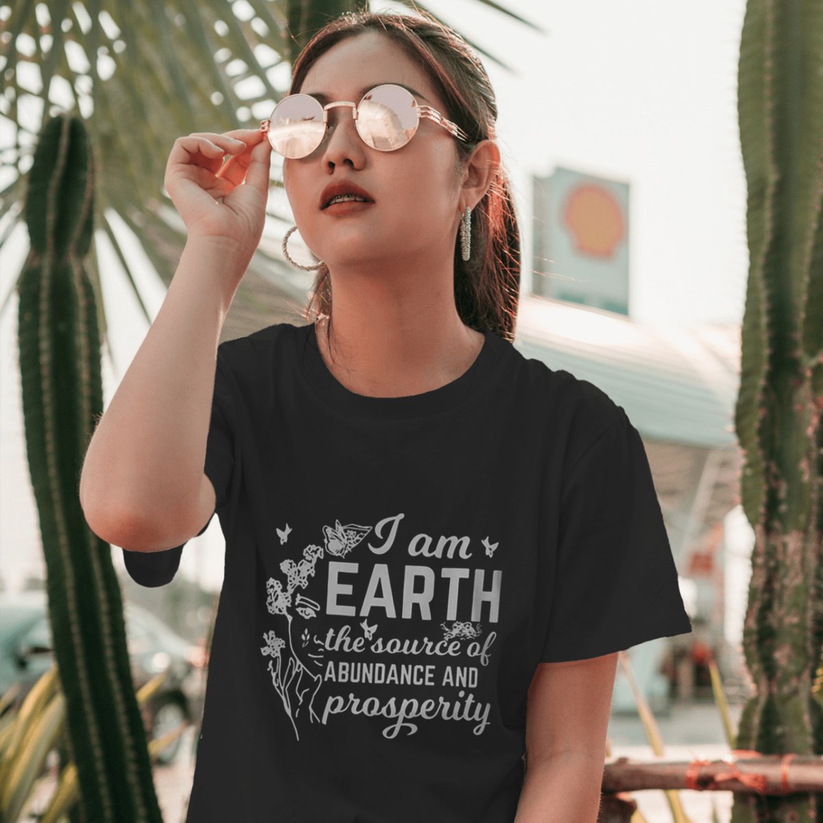 Connect with the grounding energy of Earth with our "Earth Inspiration" Tee! Crafted for ultimate comfort and style, this tee is the perfect addition to your everyday wardrobe. 🌎✨
-----
Link: igenieapparel.com/collections/t-…
.
#EverydayOutfit #CasualChic #SustainableStyle
