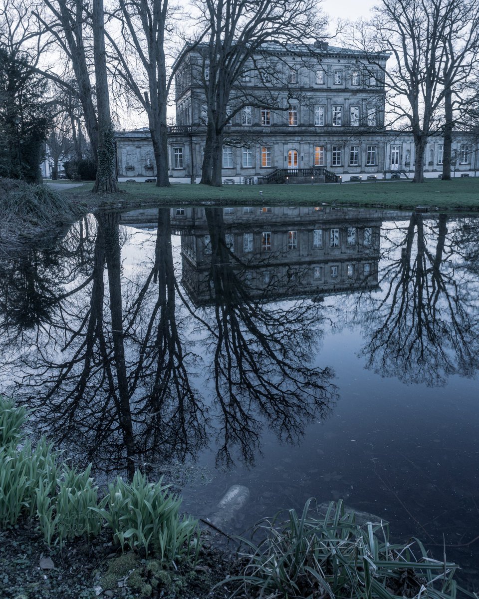 📷 1/100 sec at f/8,0, ISO 800, 24 mm prime #dan23freedom
#germany #nordrheinwestfalen #architectureanddesign #architecture #architecturelovers #archidaily #buildings #buildinglovers #buildingdesign #urbanpark #publicpark #waterreflection #reflections #trees #ilovetrees