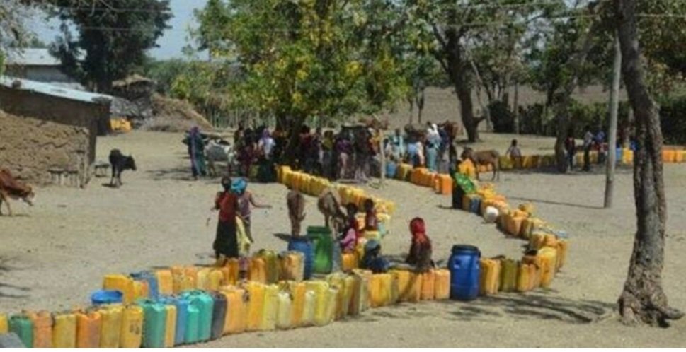 #TigrayIsStarving During the war the allied invaders purposefully destroyed Tigray’s economy.The Ethiopian government also prohibited most humanitarian aid #Solar4Tigray
 @UNmigration @IOM_GDI @WHO @WorldBank @JosepBorrellF @UNOCHA @Refugees @POTUS @martinplaut @AFP