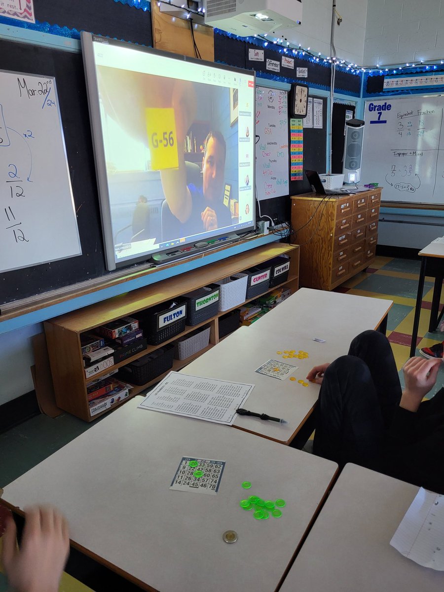 BeaconsFieldMid's tweet photo. We wrapped up French Pride Week yesterday with a French expression scavenger hunt, French Sock Hop at lunch, and Bilingual Bingo! There were lots of Bravo tickets given out, as kids were "caught" speaking French throughout the week! https://t.co/yuwvI3LvT2