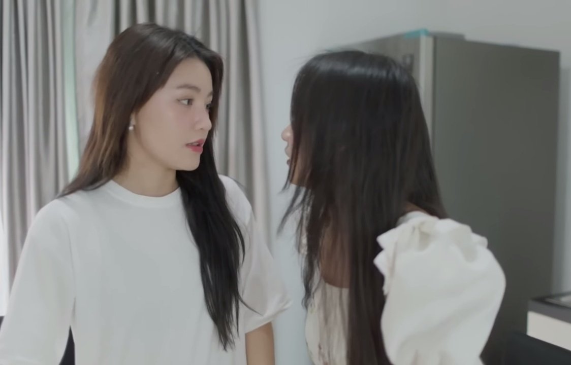 GirlsLove_es's tweet photo. ¡Estreno! Ya se ha lanzado el primer episodio de la miniserie #LittleCupid

Preem tiene que cuidar de su sobrina mientras su hermano está fuera del país, tendrá la ayuda de Rada, una niñera que desde el principio llama su atención

💘 https://t.co/T2N8P4bAmE https://t.co/2mgFxb9qWU