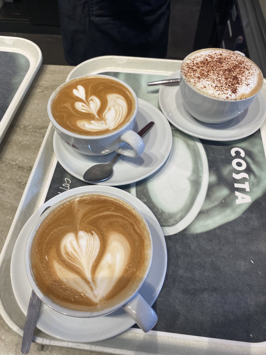 WMullan's tweet photo. Coffee art @costa #countyoakcrawley https://t.co/Crhoc1lOfR