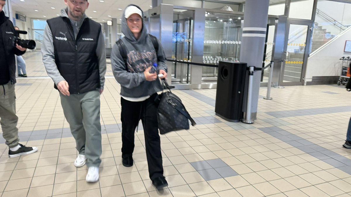 Her er August Mikkelsen på plass i Bodø for å sluttføre overgangen fra Hammarby til Bodø/Glimt. 📷: AN