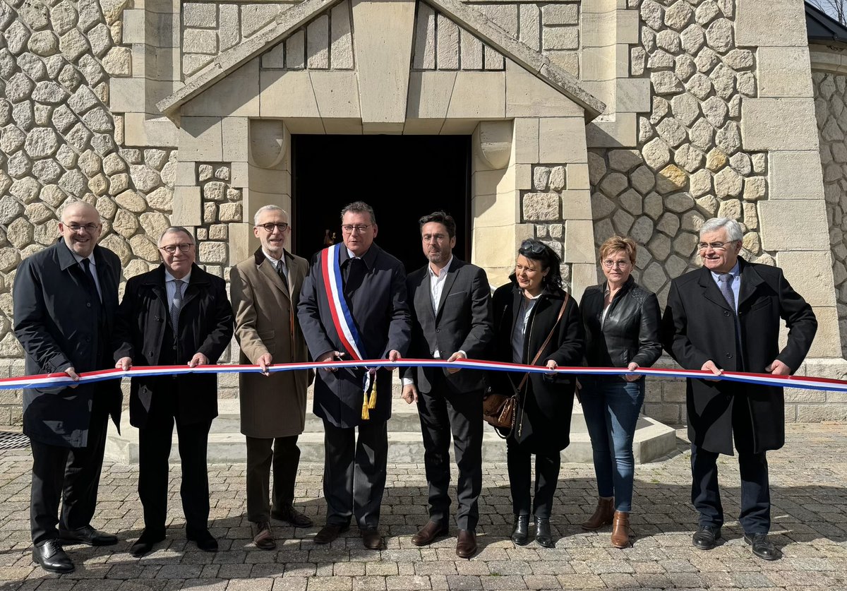 Très heureux d’être présent aux côtés du maire de #Vaudesincourt et de son conseil municipal pour inaugurer la nouvelle toiture de l’église à la suite de travaux de rénovation. Que serait un village sans son église ou sa mairie ? C’est précisément pour préserver notre patrimoine…