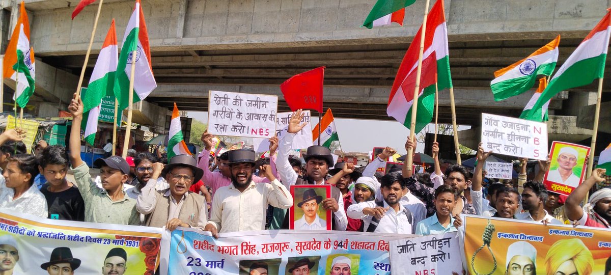 anildubey64's tweet photo. भगत सिंह, सुखदेव, राजगुरु की शहादत को इलाहाबाद के जसरा-गौहानिया बाजार में सैकड़ो युवाओं ने जुलूस निकाल कर याद किया और उन्हें श्रद्धांजलि अर्पित कर बेरोजगारी, सरकारी नौकरियों में भर्ती, मनरेगा मजदूरी बढ़ाने जैसे सवालों की मांग की। https://t.co/U3lJjQOZWr