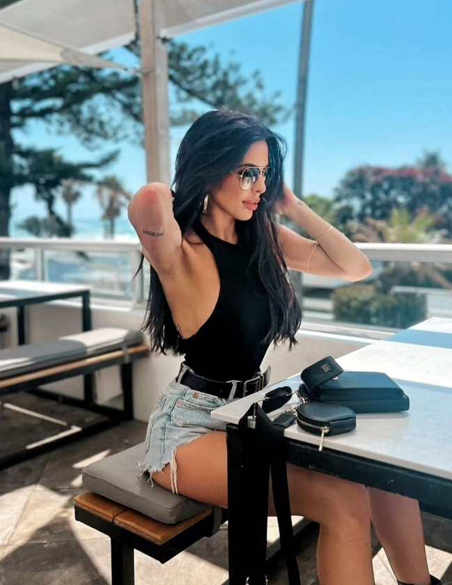 Bella tweet media
