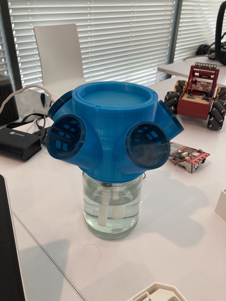 MartinFejt's tweet image. Ha, konecne to muzu @chiptronCZ vratit, a leaknout jeho tajny projekt ☺️
#ArduinoDay