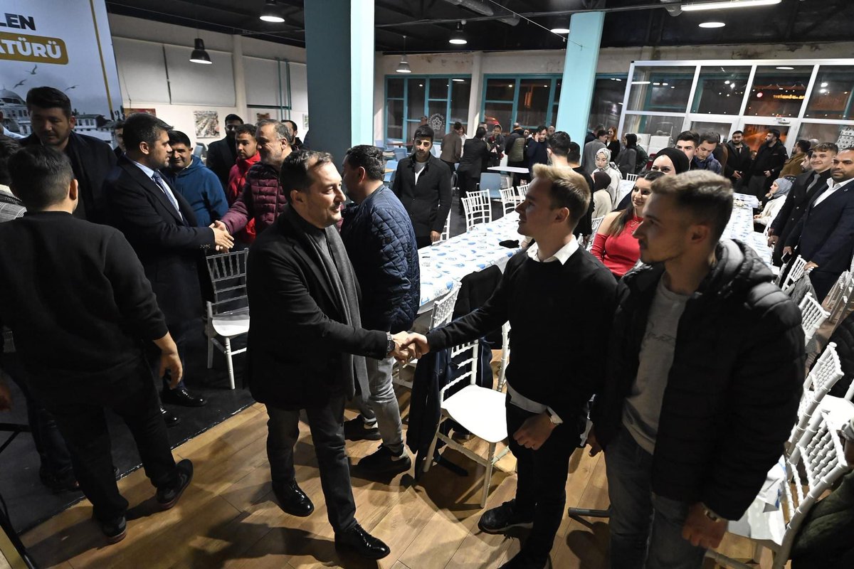 📍Tekirdağ 
Gençlik ekibimiz ile sahur programımız 
#akgençlik 
<a href="/eyupkadirinan/">Eyyüp Kadir İnan</a> 
<a href="/av_aligumus/">ALİ GÜMÜŞ</a> 
<a href="/CuneyttYuksell/">Cüneyt Yüksel</a> 
<a href="/oeyoruk/">Osman Ertuğrul YÖRÜK</a> 
<a href="/alibayramdogan/">Av. Ali Bayram DOĞAN 🇹🇷</a> 
<a href="/Ademifci8/">Adem Çifci</a> 
<a href="/mcetinkapakli59/">Mustafa Çetin</a> 
<a href="/MecitCogal/">Mecit Çoğal</a>