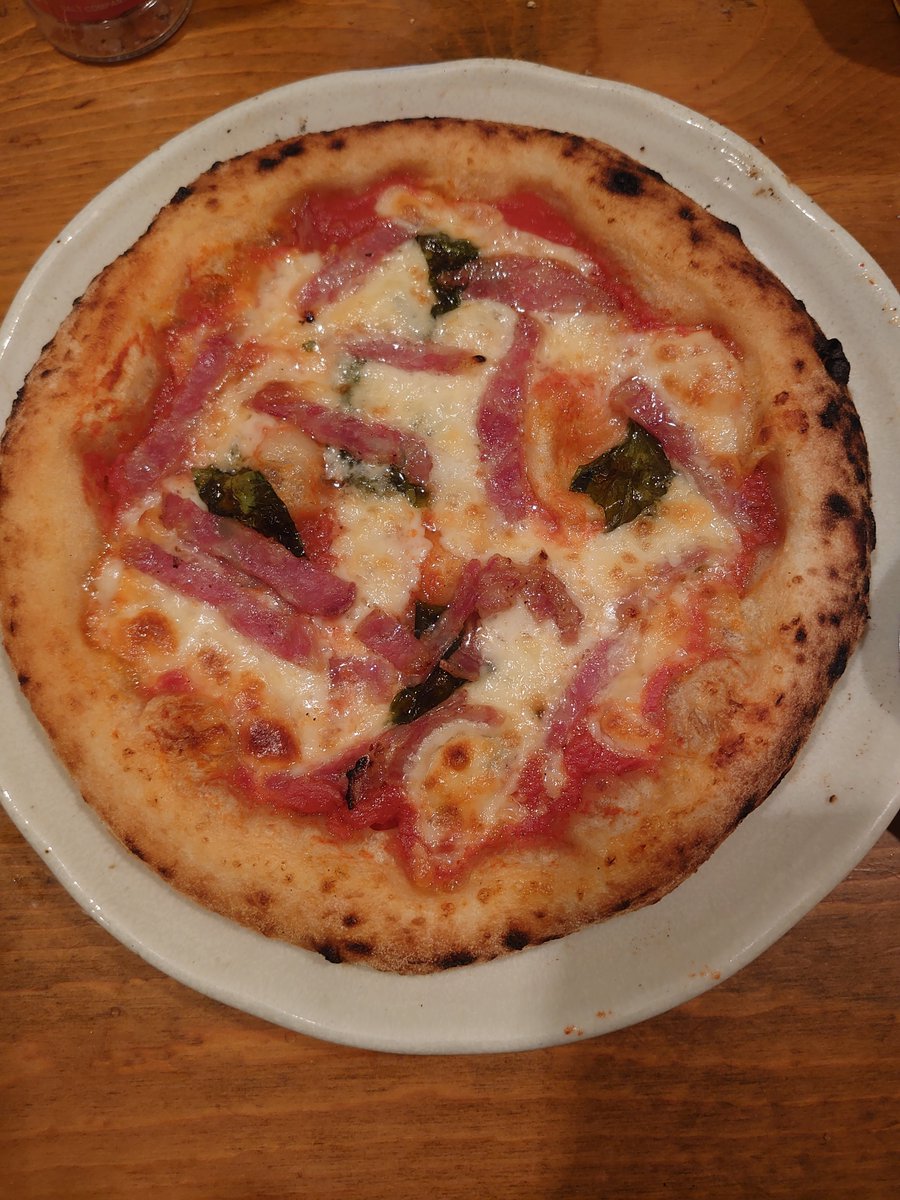 SAYA_7963's tweet image. 先日グランドファイナル参加賞で届いたダ・ジーノさんのピッツァをいただきました🍕
去年とは違う2枚を選びましたがやっぱりめちゃウマ。ダ・ジーノさん、ありがとうございます。
#日産サティオ佐賀GP2023