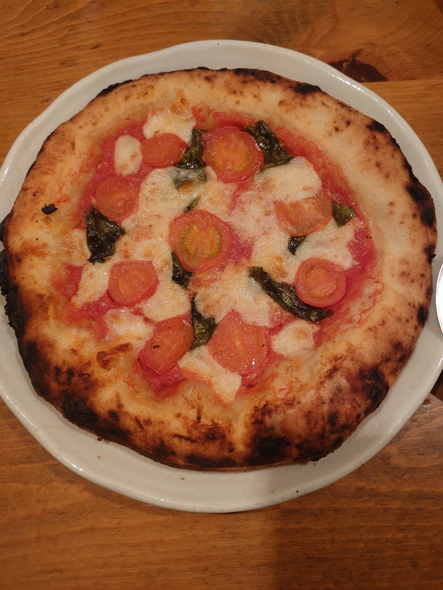 SAYA_7963's tweet image. 先日グランドファイナル参加賞で届いたダ・ジーノさんのピッツァをいただきました🍕
去年とは違う2枚を選びましたがやっぱりめちゃウマ。ダ・ジーノさん、ありがとうございます。
#日産サティオ佐賀GP2023