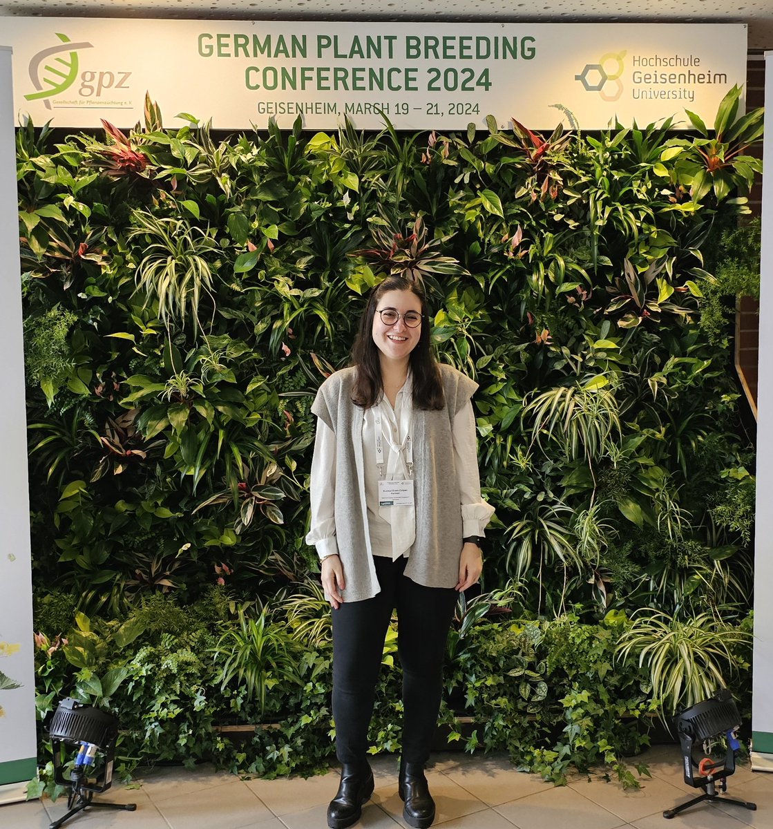 GeneticsciG's tweet photo. Thrilled to announce that I was selected as the first speaker of "Young GPZ" at @GPZconference24 hosted by @hsgeisenheim 👩🏻‍🔬 I am incredibly proud to have been selected for such a role to actively represent ECRs in plant breeding research!🌾🤩 @GPZeV https://t.co/ZL9JeF8qGu