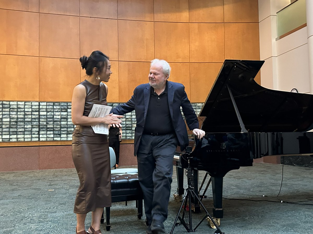 Incredible concert by Emanuel Ax at the Music in Medicine program at MD Anderson led by @meiruipiano . Final piece was 4-hands Mozart together with Mei, such a joy to experience in person.