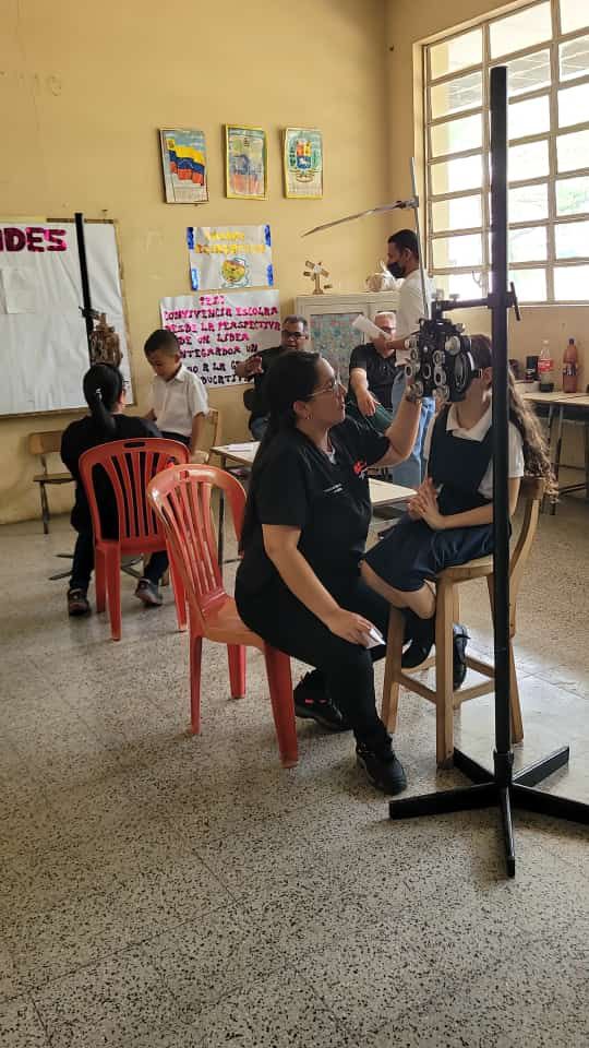 #15Marzo Garantizamos salud visual para nuestros jóvenes.
Llegamos a la Escuela Andrés Bello en el municipio Baralt con otra gran jornada del programa Con Buenos Ojos. Seguimos impulsando la educación en el Zulia. #EsperanzaesFuturo