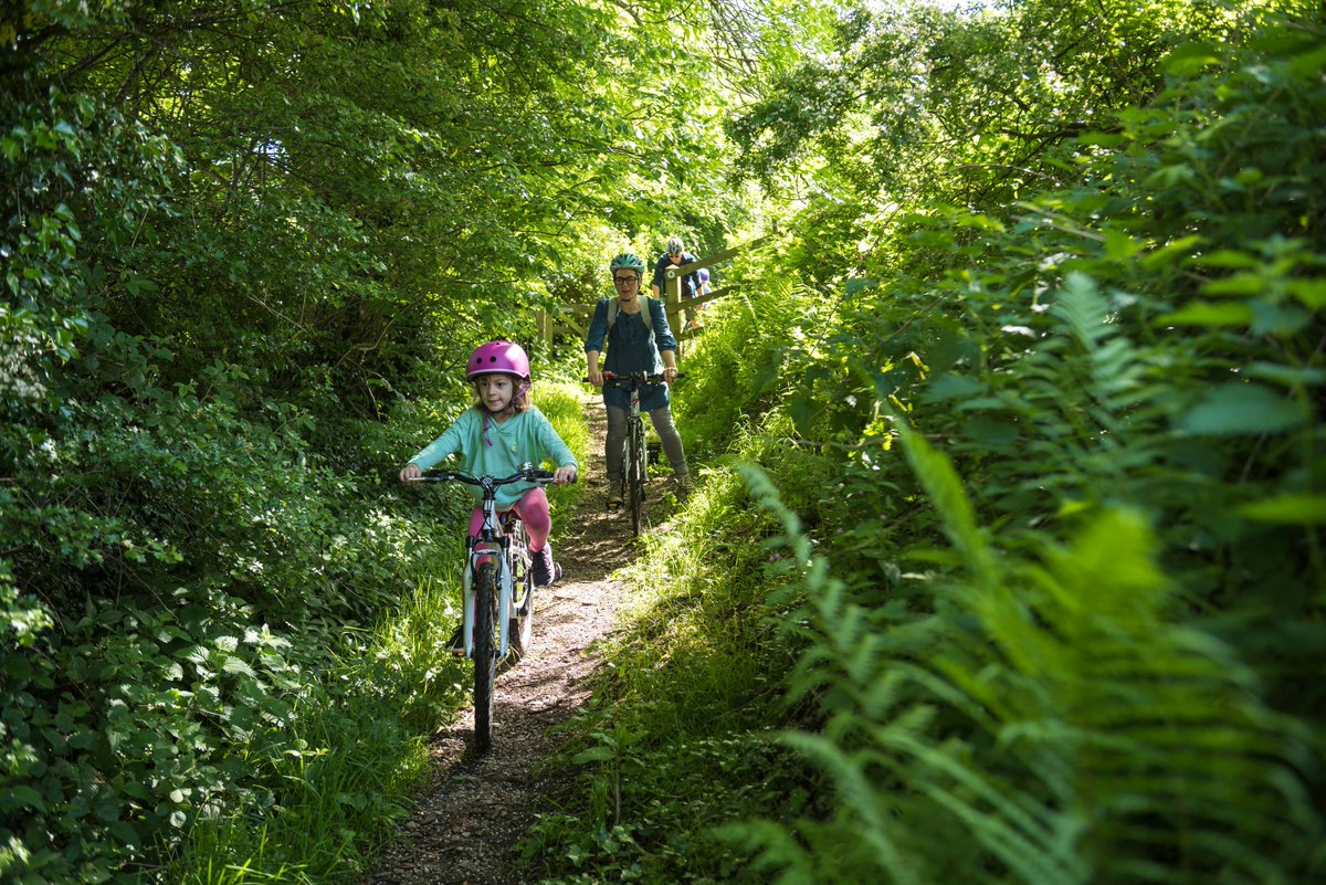 Nine in 10 journeys to #NationalParks are made in a car. Today's new funding is for England's National Parks to develop plans to produce great active travel links to public transport 🌳🏞️ #activetravel #joyinjourneys gov.uk/government/new…